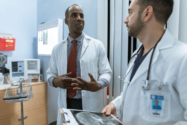 Portrait-type du médecin interne : compétences et qualités requises